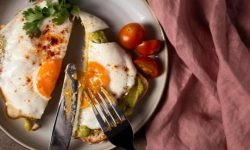 Завтрак с яйцами на ПП: быстрые идеи, которые помогают начать день сытно